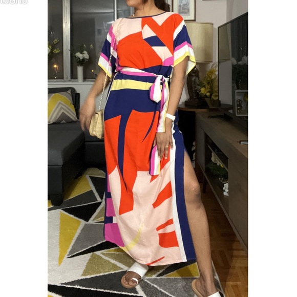 Dresses & Skirts - NWOT Colorful summer dress